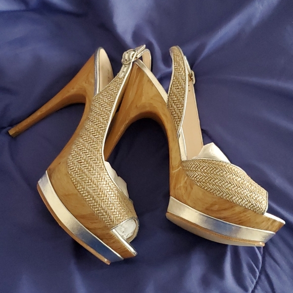 Beautiful platform slingback sandals - Picture 3 of 3